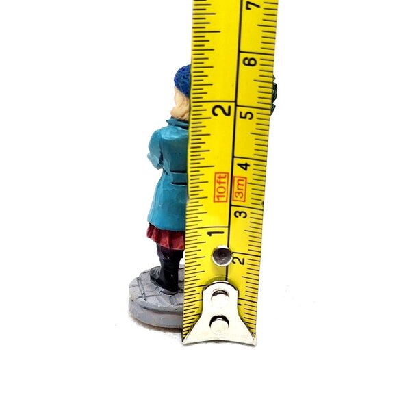 Rare Vintage Lemax Lady Holding Christmas Reef In Snow Figurine Shelf Sitter - Picture 11 of 12